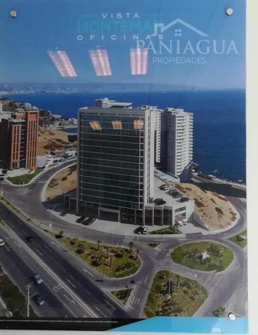 Oficina en arriendo con agradable vista.