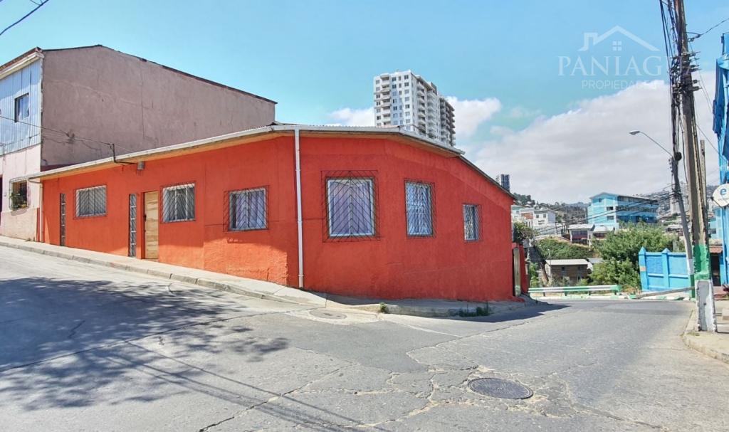 Casa en venta de gran terreno en Cerro Larrain, Valparaiso.