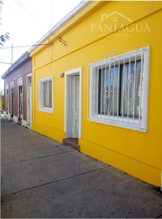 Casa antigua en venta, Av. Placeres a metros de Universidad Santa Maria