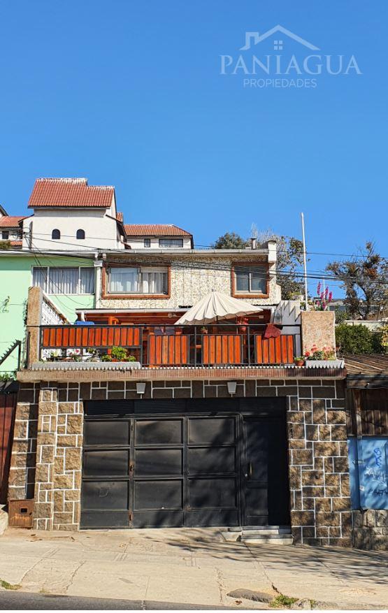 Amplia casa en venta sector universitario Playa Ancha.