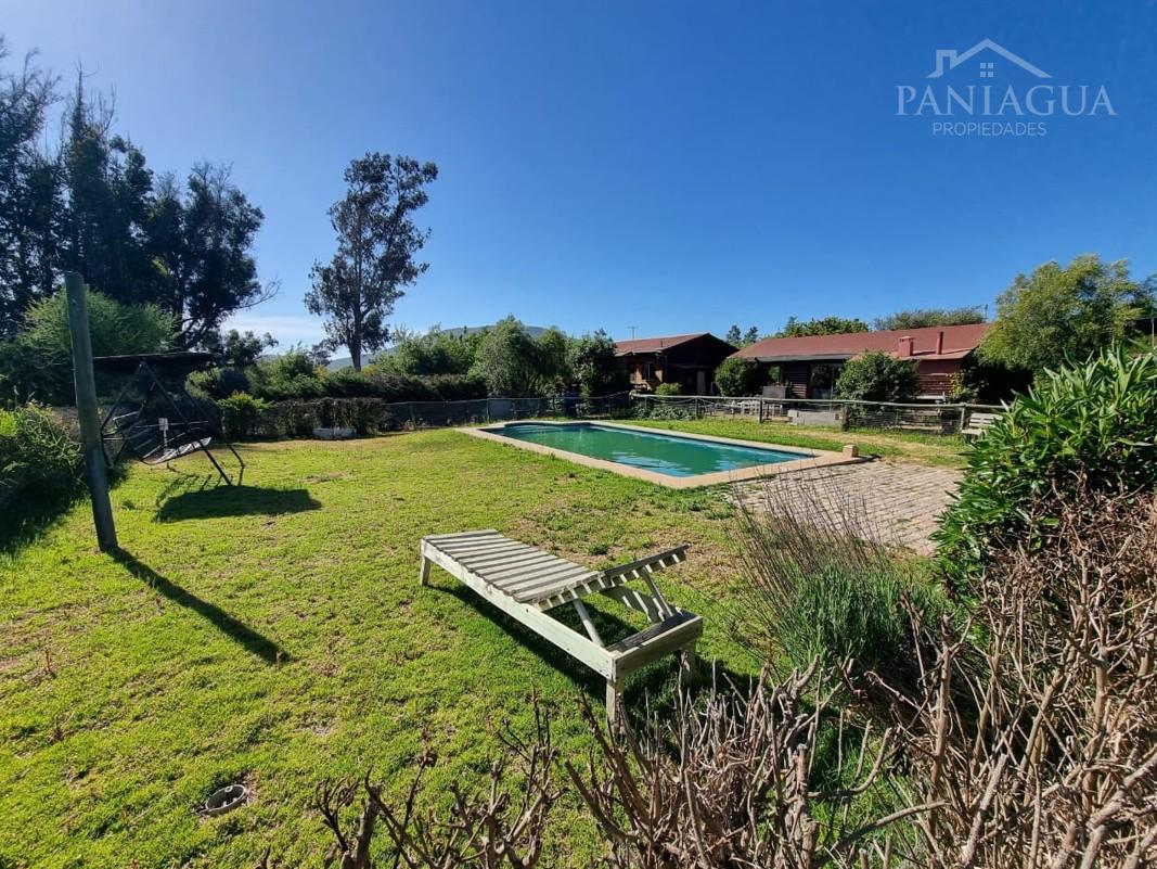 Vende amplia y plana parcela en Lomas de Casablanca