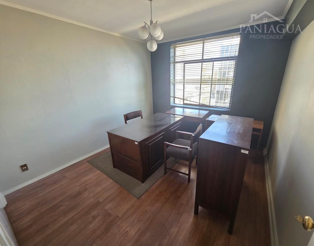 Vende centricas oficinas en Valparaiso